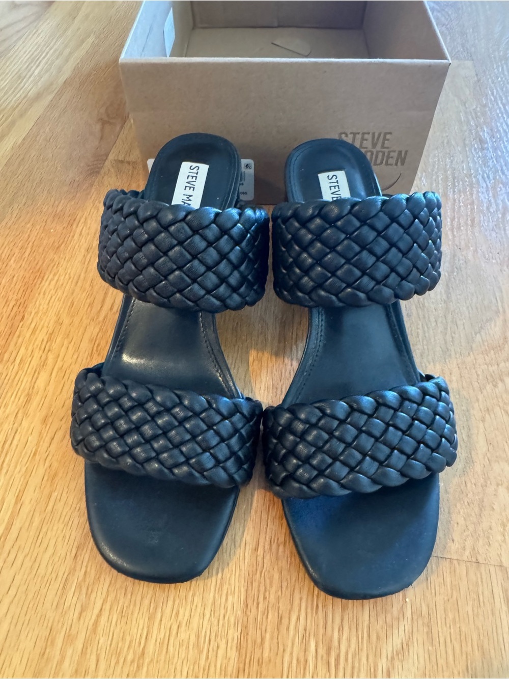 STEVE MADDEN DAPHNE IN BLACK SIZE 9